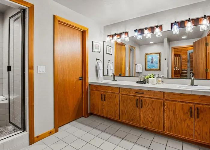Rmr: Elkhorn In * Teton Village